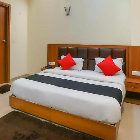 Capital O Bvh Hospitality Near Pvr Ansal Plaza Greater Noida Hotel Kültér fotó