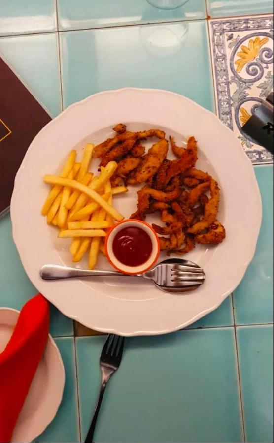 Capital O Bvh Hospitality Near Pvr Ansal Plaza Greater Noida Hotel Kültér fotó