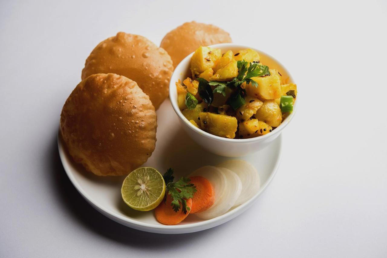 Capital O Bvh Hospitality Near Pvr Ansal Plaza Greater Noida Hotel Kültér fotó